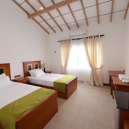 Seasons Hotel Kurunegala Exterior photo